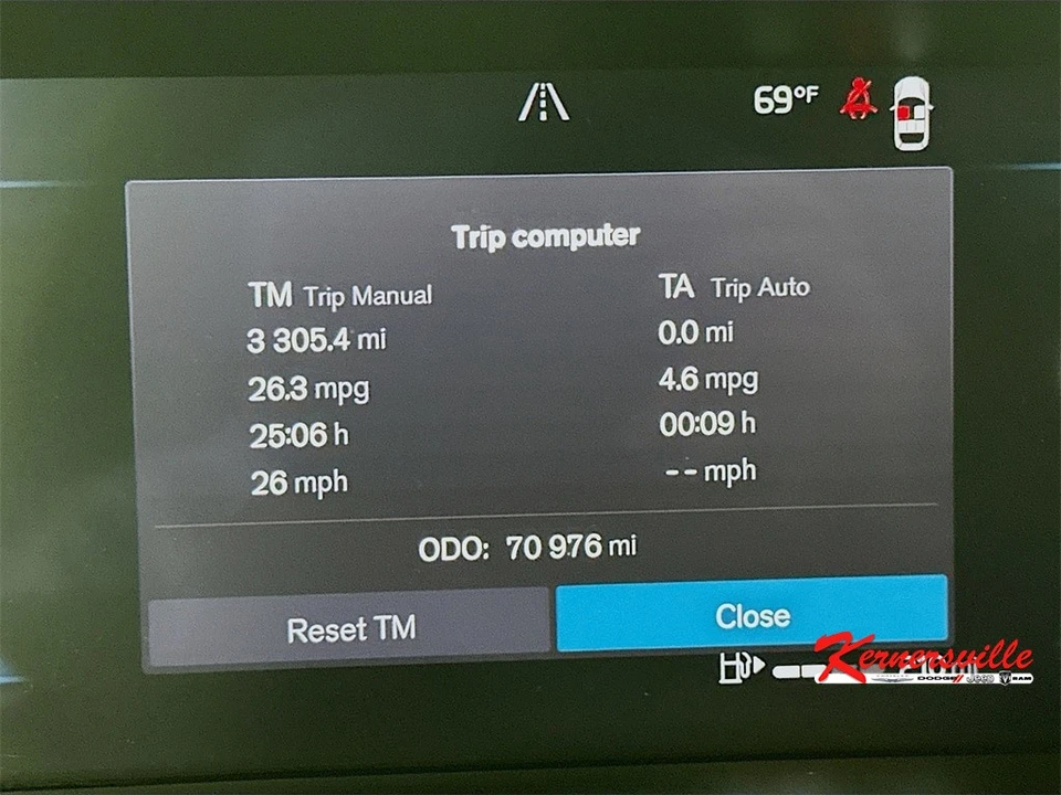 2023 Volvo XC40 - Image 15 of 21
