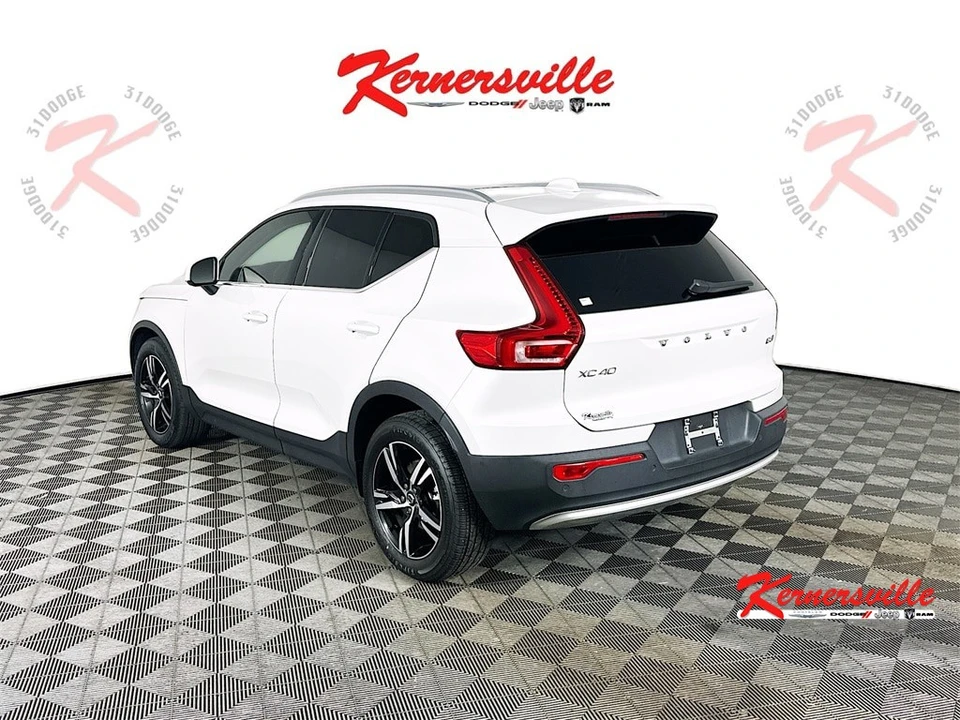 2023 Volvo XC40 - Image 5 of 21