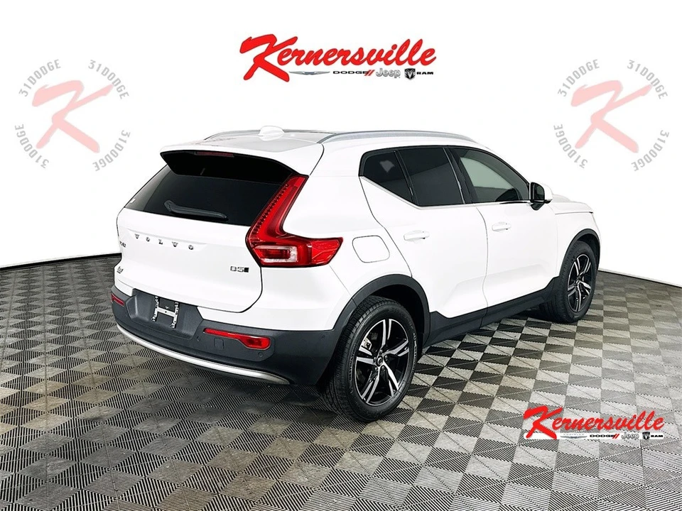 2023 Volvo XC40 - Image 7 of 21