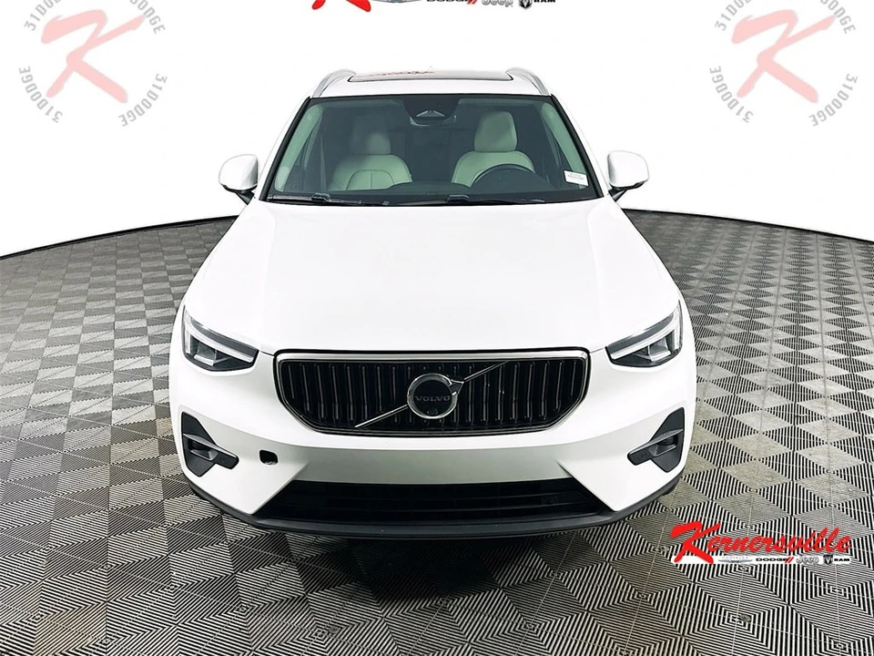 2023 Volvo XC40 - Image 2 of 21