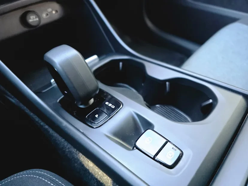 2023 Volvo XC40 - Image 11 of 15