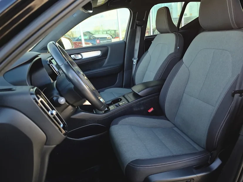 2023 Volvo XC40 - Image 4 of 15