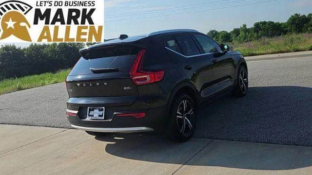 2023 Volvo XC40 - Image 2 of 20