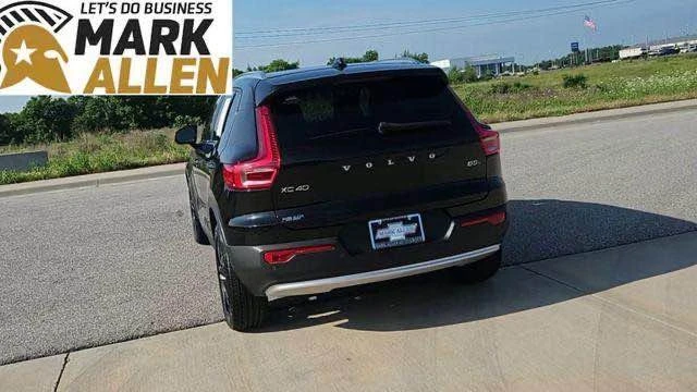 2023 Volvo XC40 - Image 7 of 20