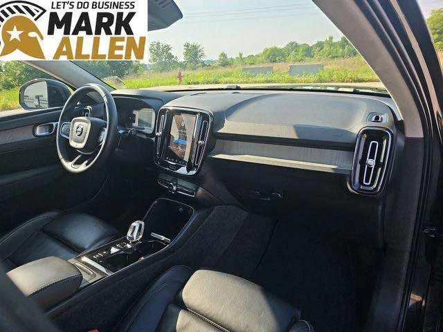 2023 Volvo XC40 - Image 17 of 20