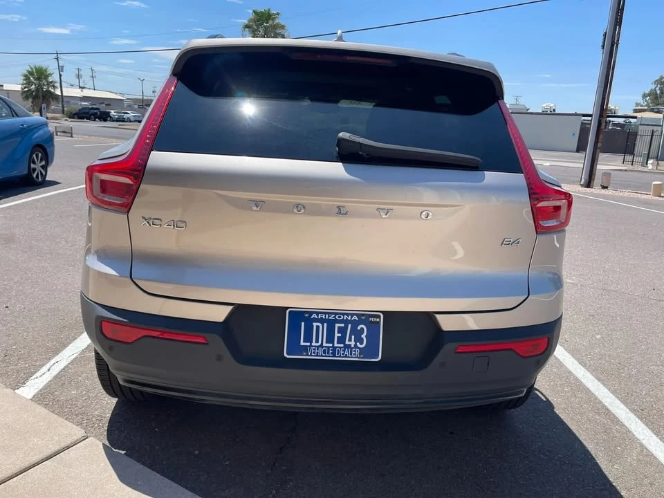 2023 Volvo XC40 - Image 6 of 14
