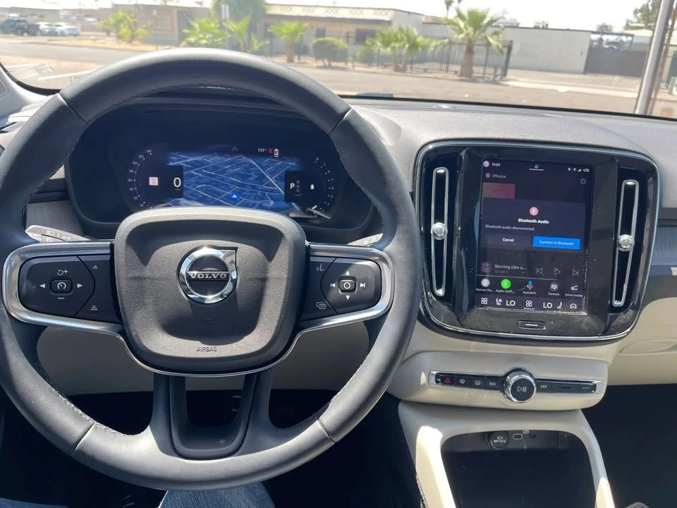 2023 Volvo XC40 - Image 13 of 14