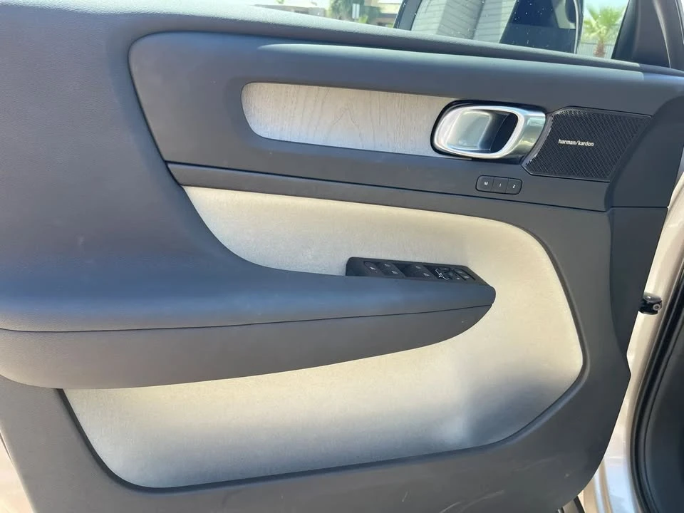 2023 Volvo XC40 - Image 11 of 14