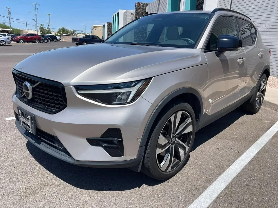 2023 Volvo XC40 - Image 3 of 14