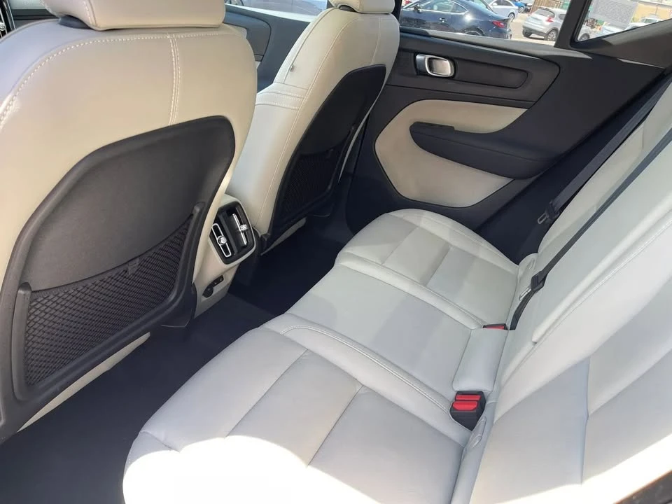 2023 Volvo XC40 - Image 10 of 14