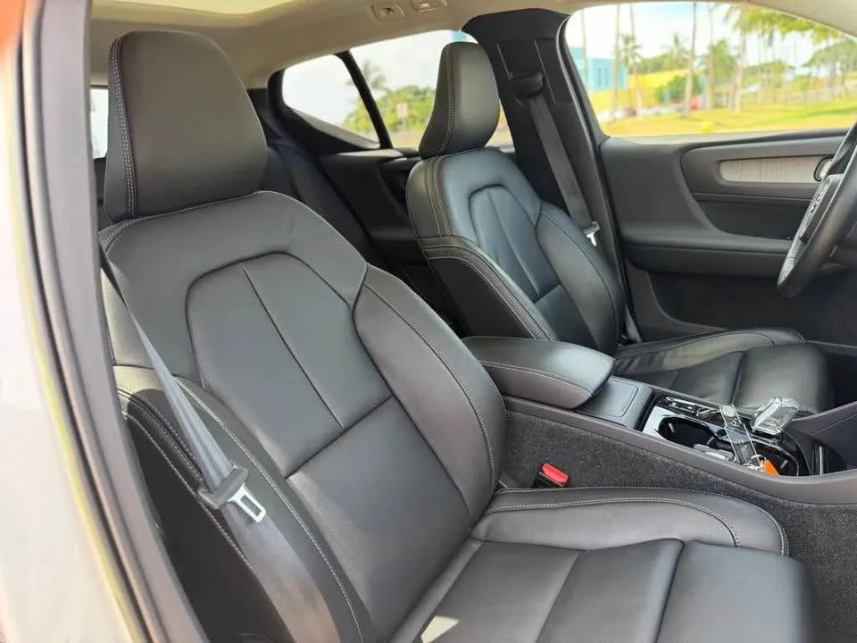 2023 Volvo XC40 - Image 10 of 17