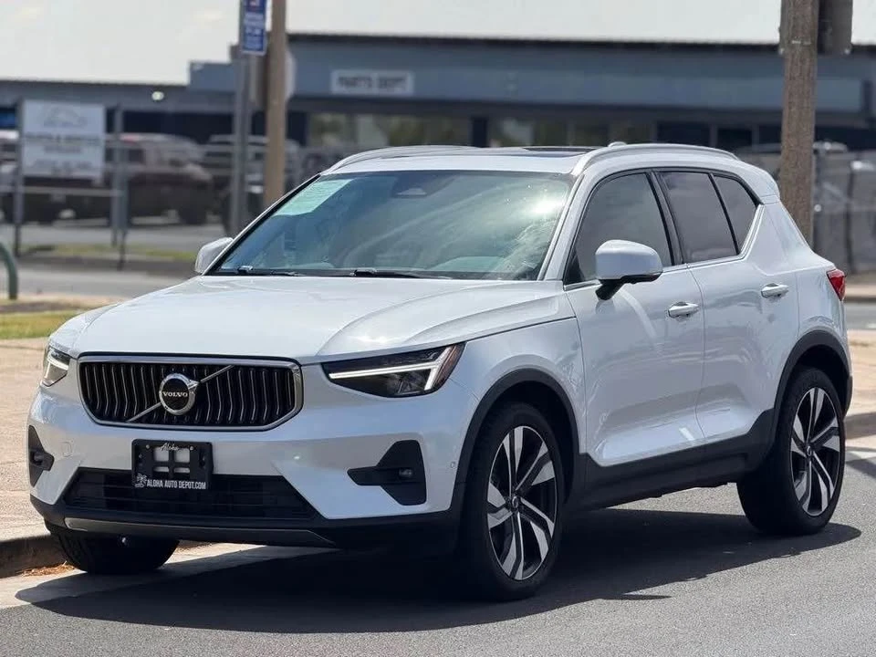 2023 Volvo XC40 - Image 17 of 17