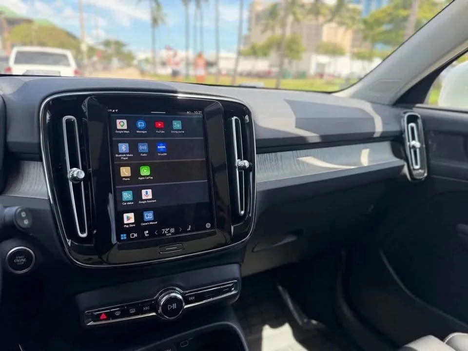 2023 Volvo XC40 - Image 13 of 17
