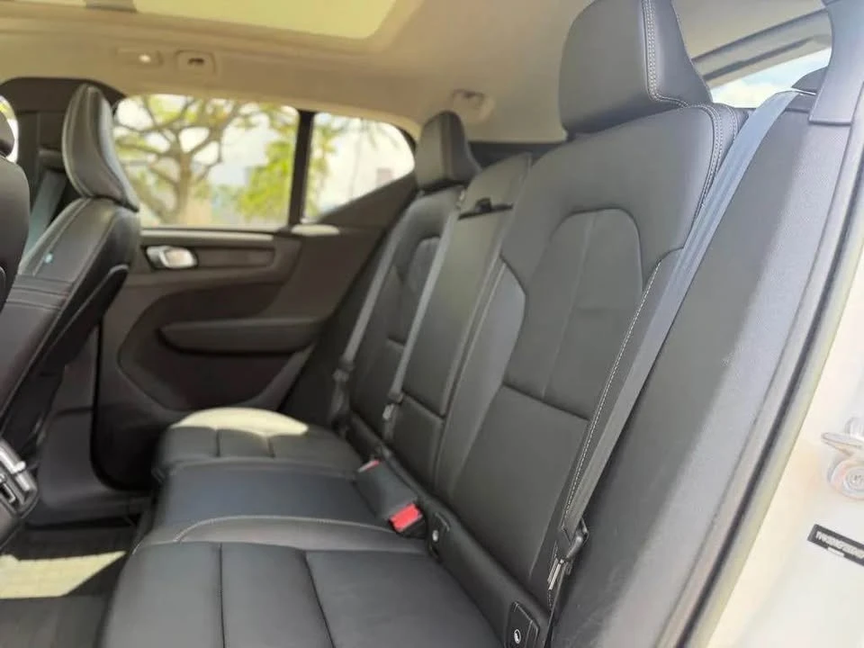 2023 Volvo XC40 - Image 11 of 17