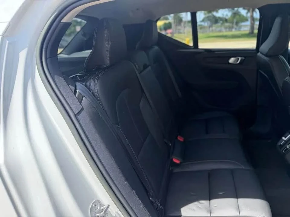 2023 Volvo XC40 - Image 12 of 17