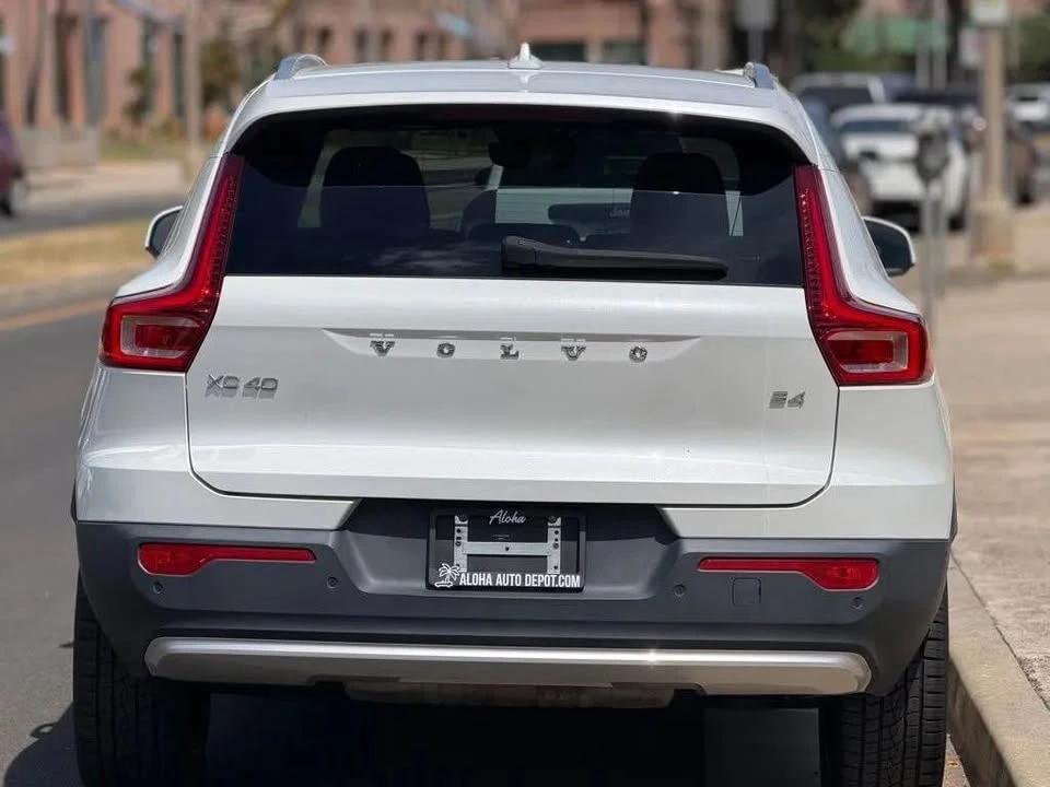 2023 Volvo XC40 - Image 4 of 17