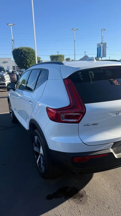 2023 Volvo XC40 - Image 3 of 6