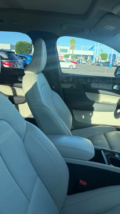 2023 Volvo XC40 - Image 6 of 6