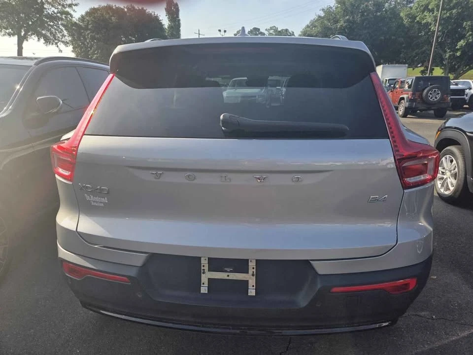 2023 Volvo XC40 - Image 3 of 7