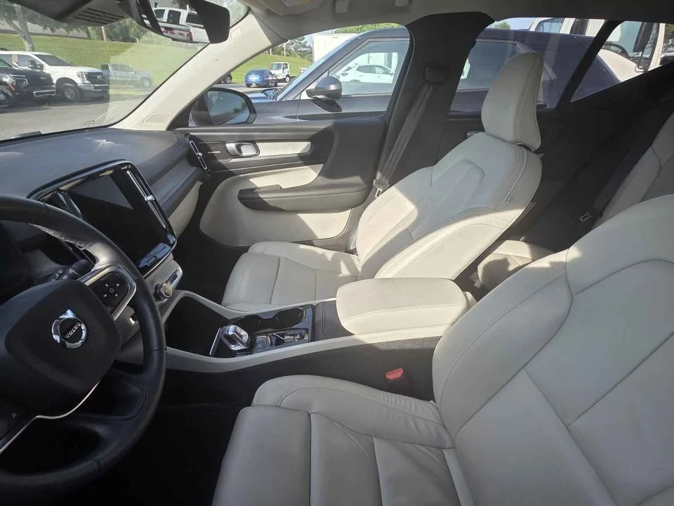 2023 Volvo XC40 - Image 7 of 7