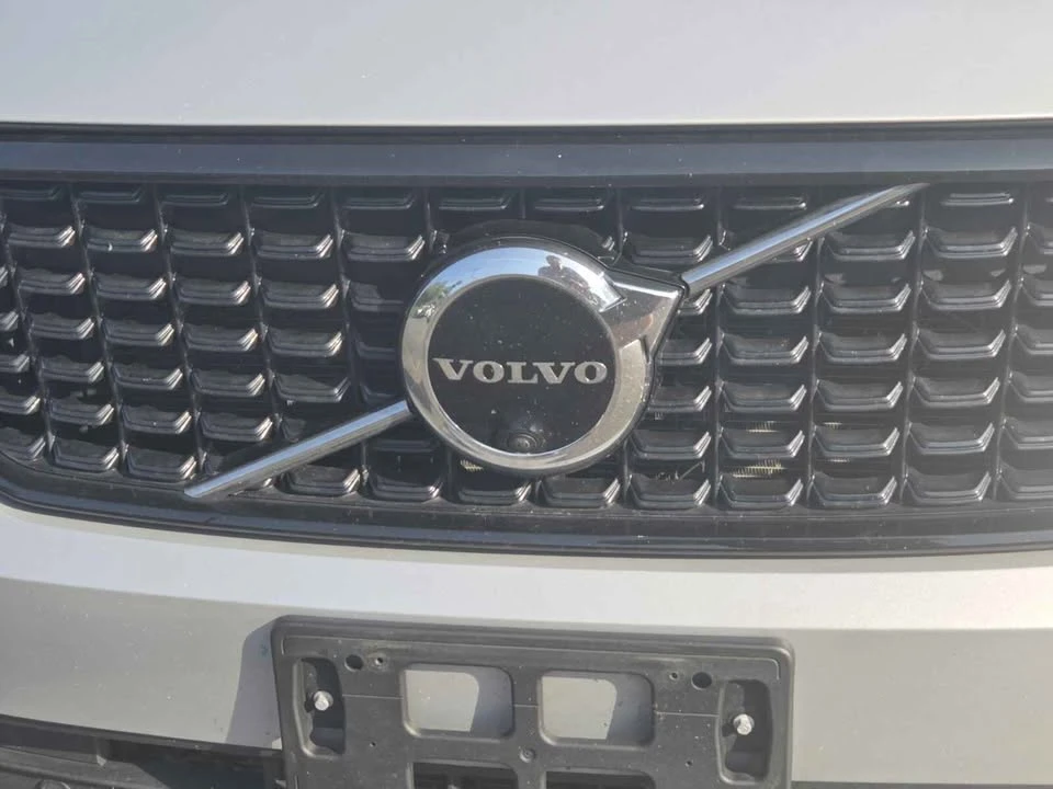 2023 Volvo XC40 - Image 6 of 7