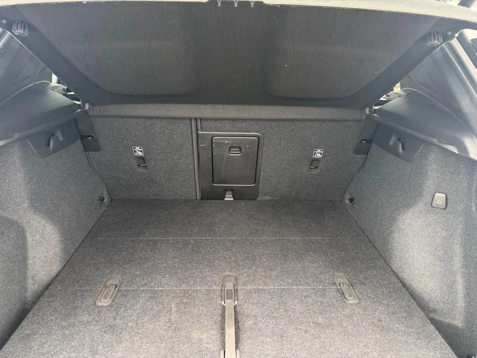 2023 Volvo XC40 - Image 8 of 20