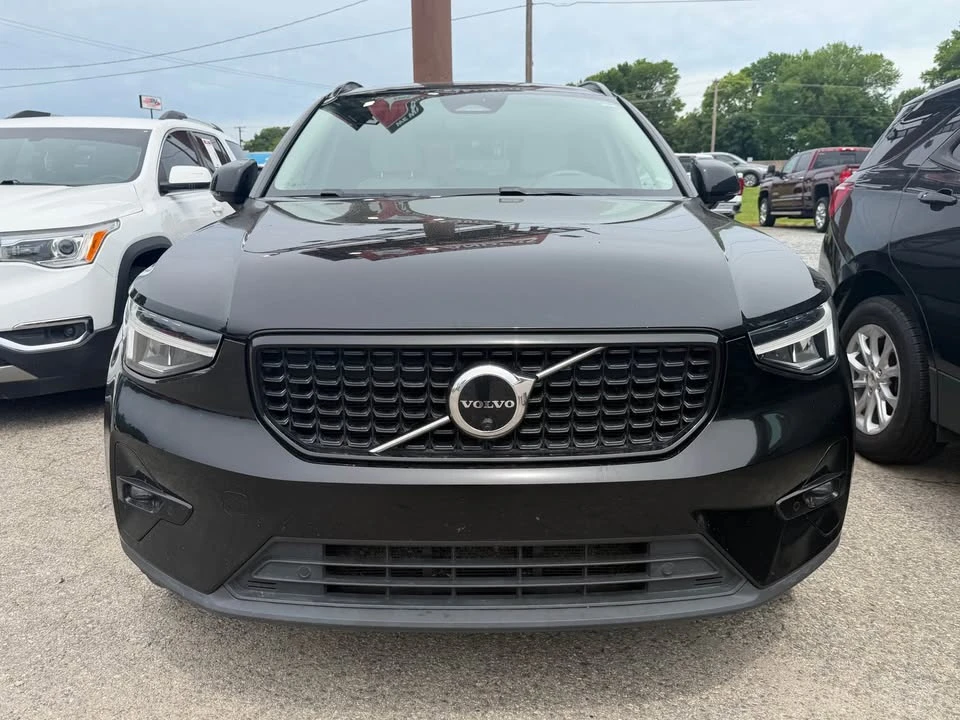 2023 Volvo XC40 - Image 2 of 20