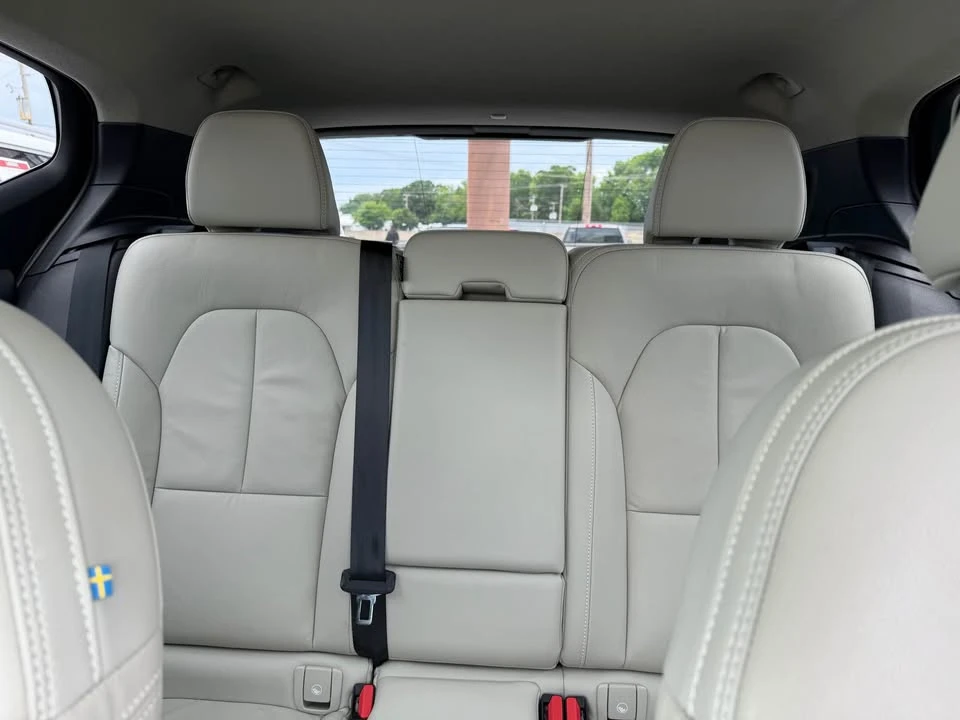 2023 Volvo XC40 - Image 15 of 20
