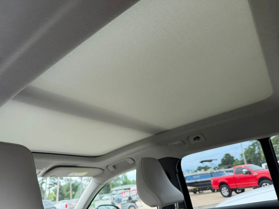 2023 Volvo XC40 - Image 16 of 20