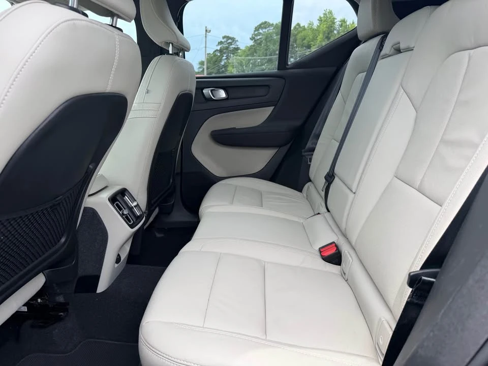 2023 Volvo XC40 - Image 10 of 20