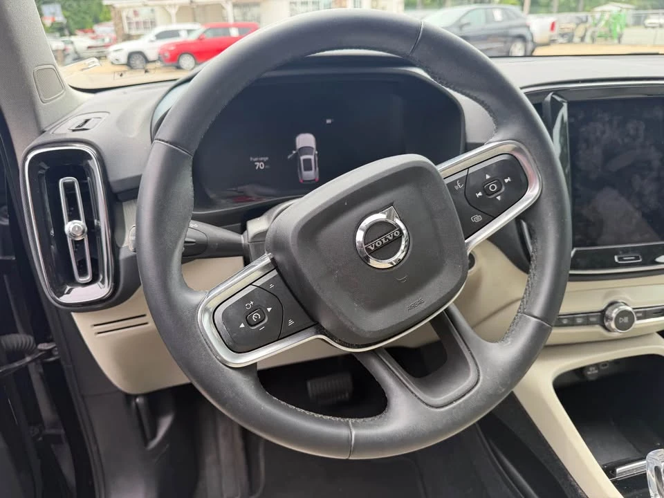 2023 Volvo XC40 - Image 19 of 20