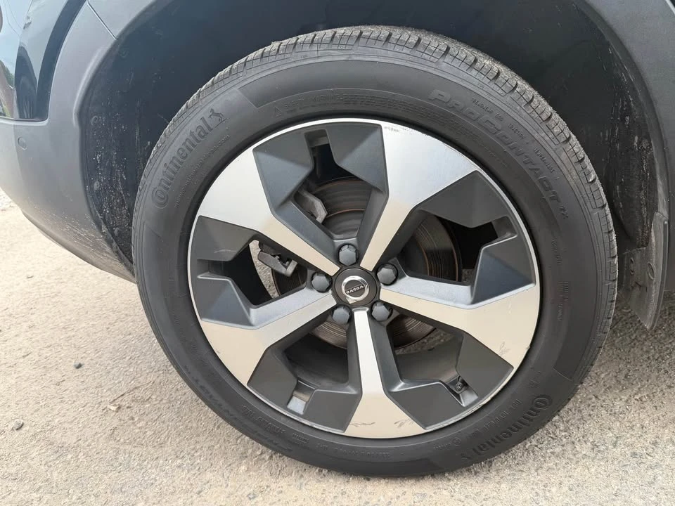 2023 Volvo XC40 - Image 4 of 20