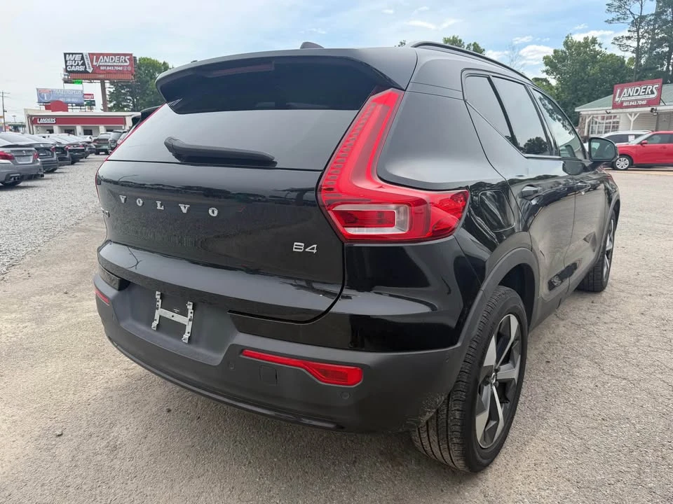 2023 Volvo XC40 - Image 5 of 20