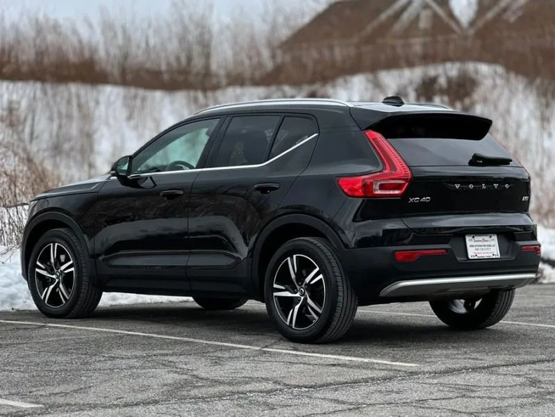 2023 Volvo XC40 - Image 5 of 12