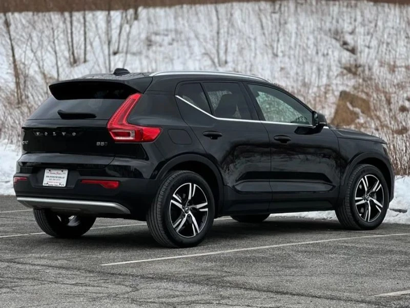 2023 Volvo XC40 - Image 7 of 12