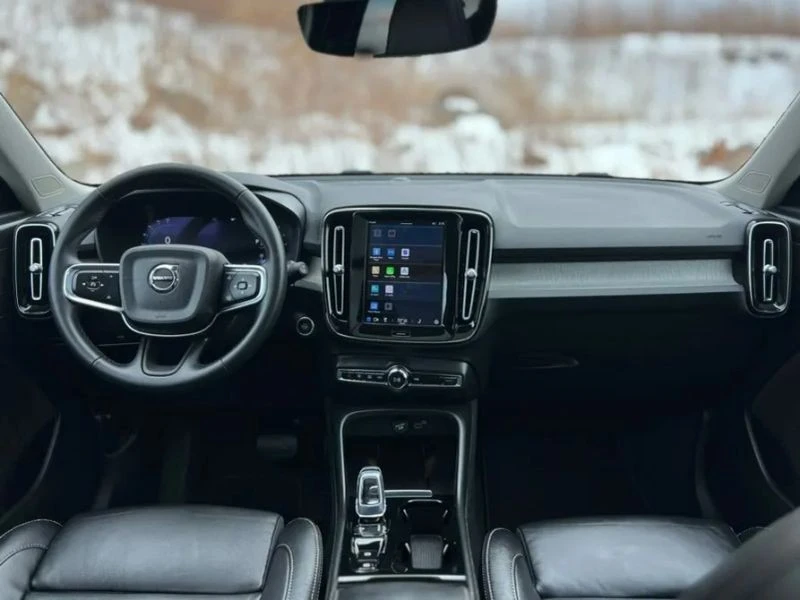 2023 Volvo XC40 - Image 9 of 12