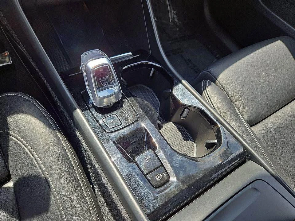 2023 Volvo XC40 - Image 13 of 16
