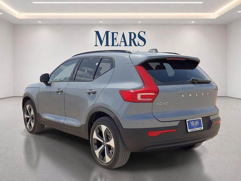 2023 Volvo XC40 - Image 2 of 16
