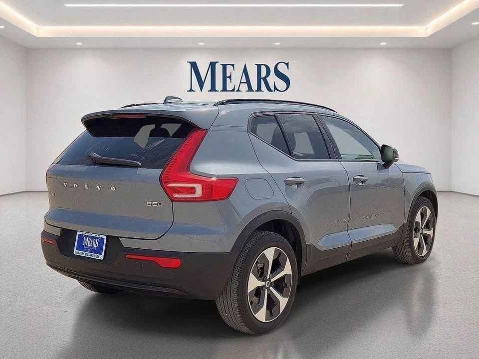 2023 Volvo XC40 - Image 4 of 16