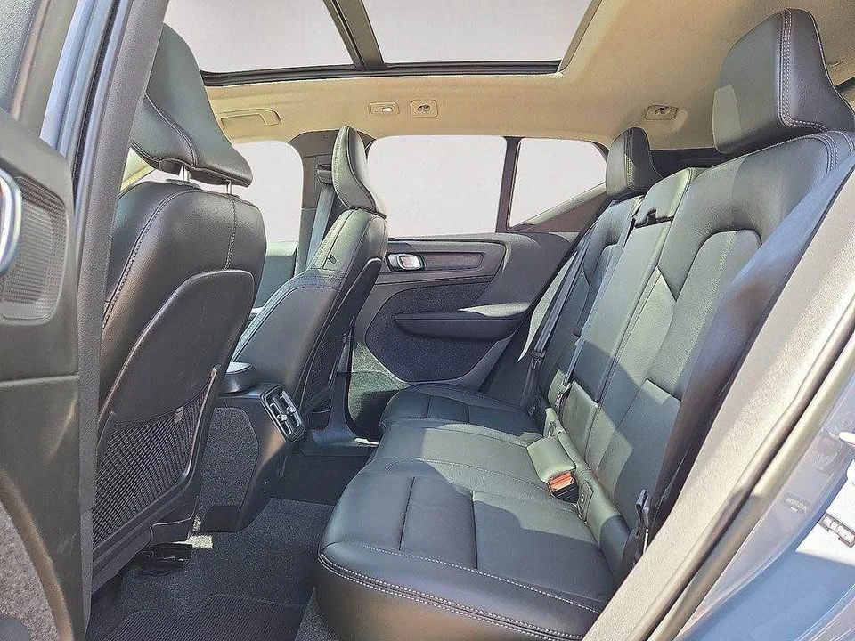 2023 Volvo XC40 - Image 7 of 16