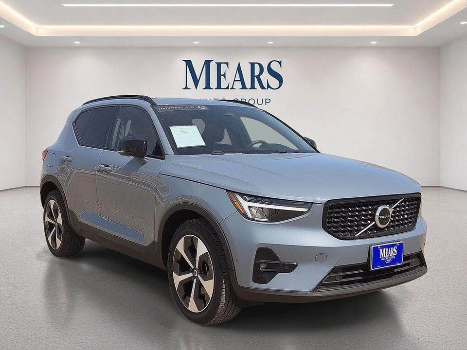 2023 Volvo XC40 - Image 3 of 16