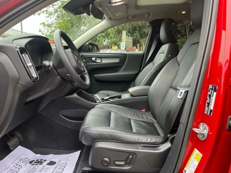 2023 Volvo XC40 - Image 10 of 12