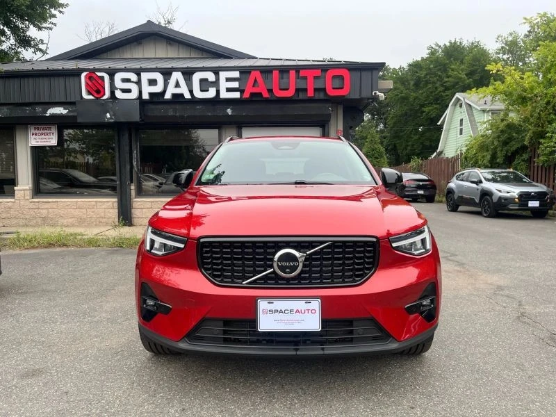 2023 Volvo XC40 - Image 2 of 12