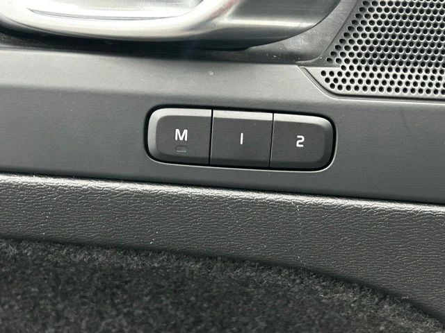 2023 Volvo XC40 - Image 8 of 12