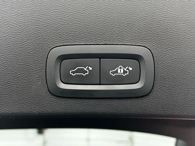 2023 Volvo XC40 - Image 11 of 12