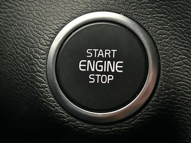 2023 Volvo XC40 - Image 3 of 12