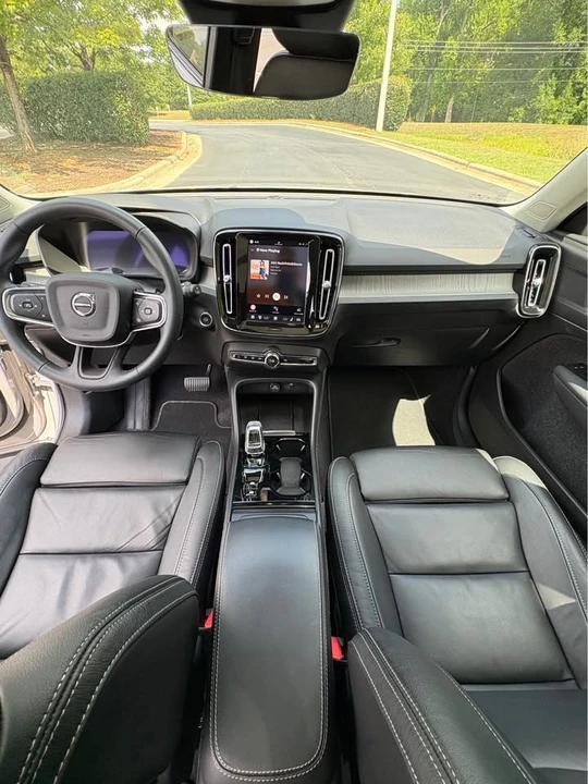 2023 Volvo XC40 - Image 11 of 20