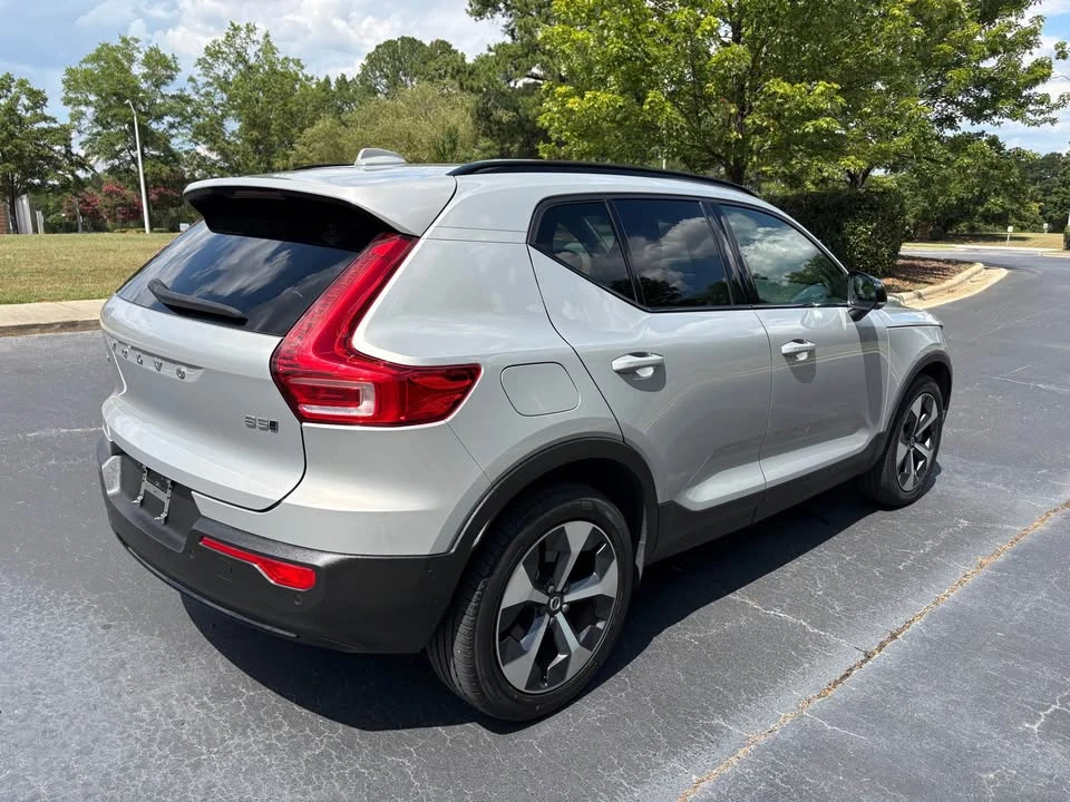 2023 Volvo XC40 - Image 5 of 20