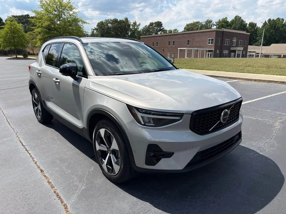 2023 Volvo XC40 - Image 7 of 20