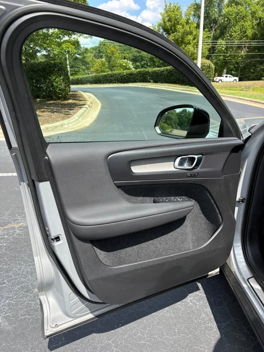 2023 Volvo XC40 - Image 12 of 20